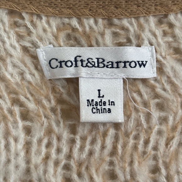 Croft & Barrow Women's Beige Knit Cardigan - Picture 4 of 6